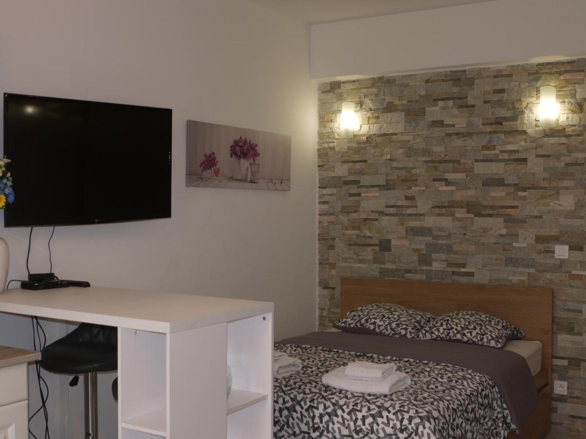 Beach - A Modern Studio Flat In Central Ницца Экстерьер фото