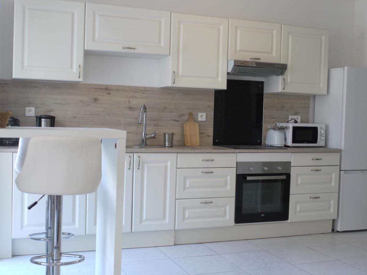 Beach - A Modern Studio Flat In Central Ницца Экстерьер фото