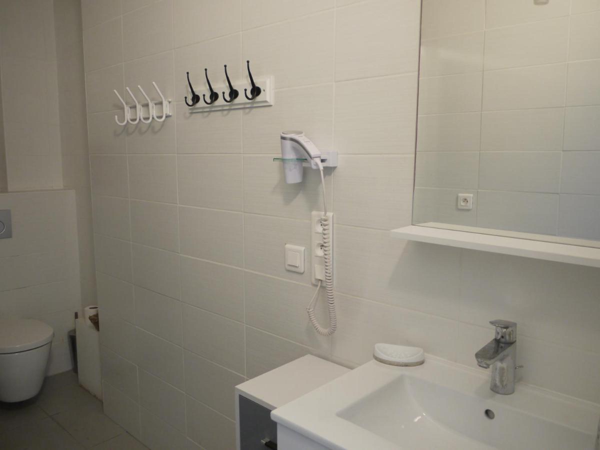 Beach - A Modern Studio Flat In Central Ницца Экстерьер фото